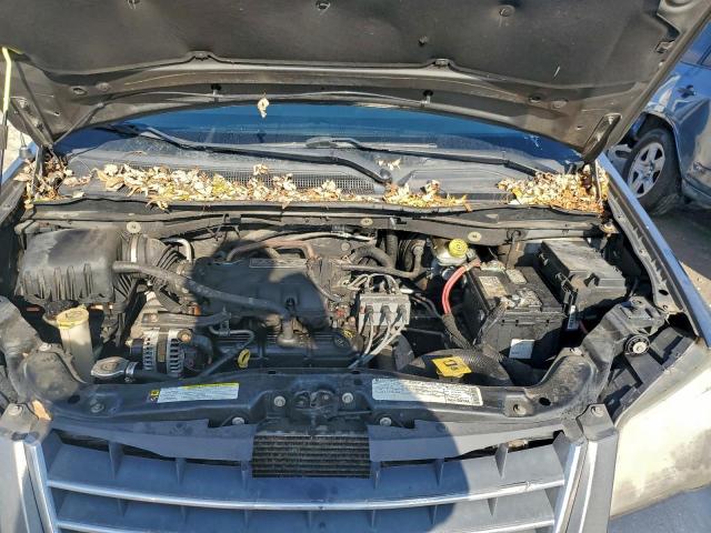 Chrysler Minivan Touring Image 11