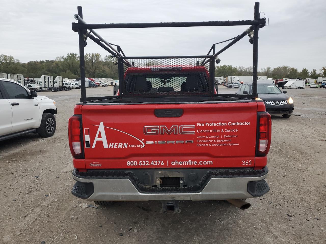 GMC Sierra K2500 Heavy Duty Image 6