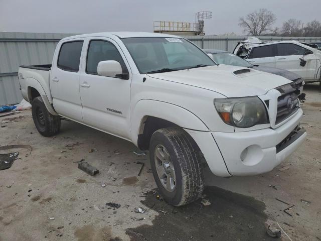 Toyota Tacoma Double Cab Prerunner Image 2