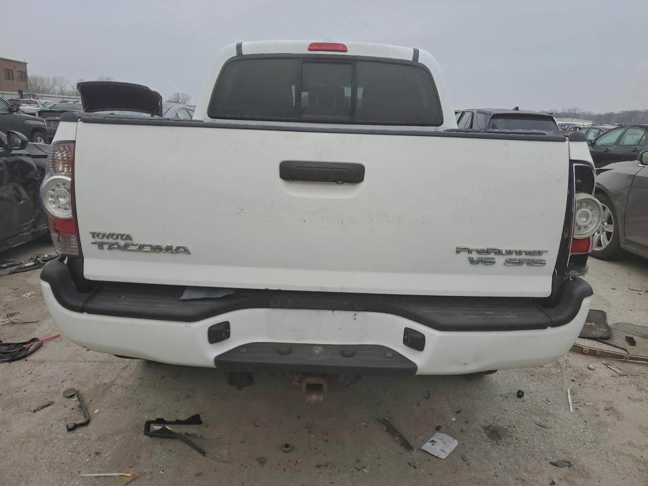 Toyota Tacoma Double Cab Prerunner Image 8