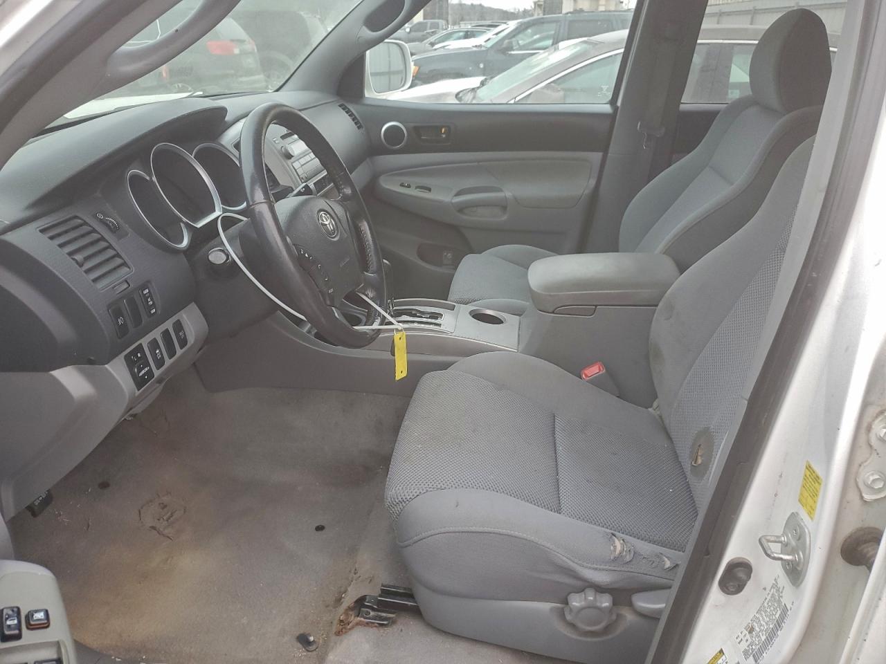 Toyota Tacoma Double Cab Prerunner Image 9