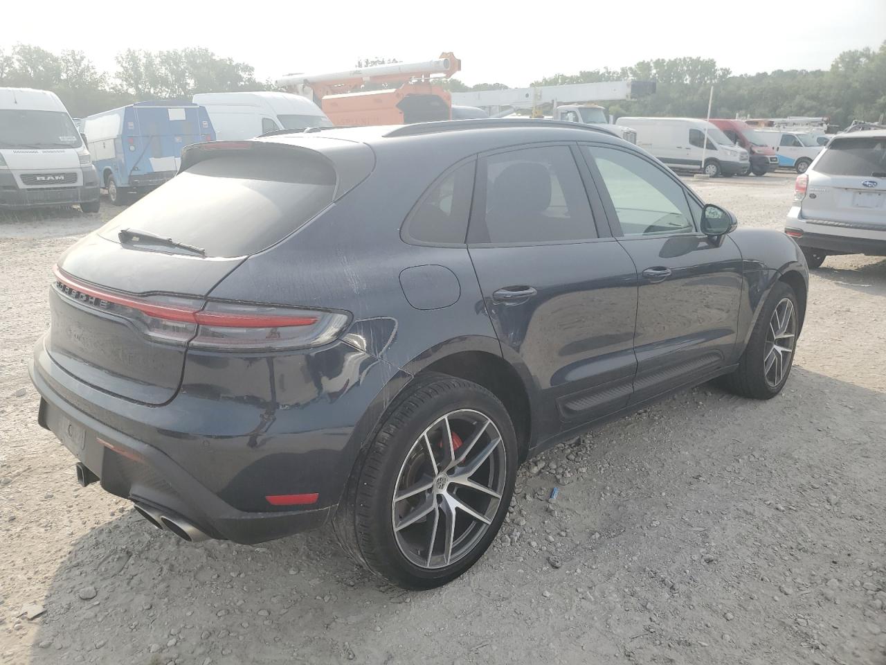 Porsche Macan S Image 11