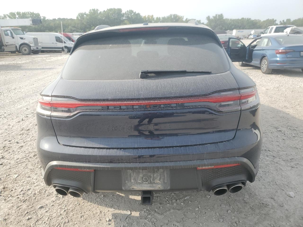 Porsche Macan S Image 8