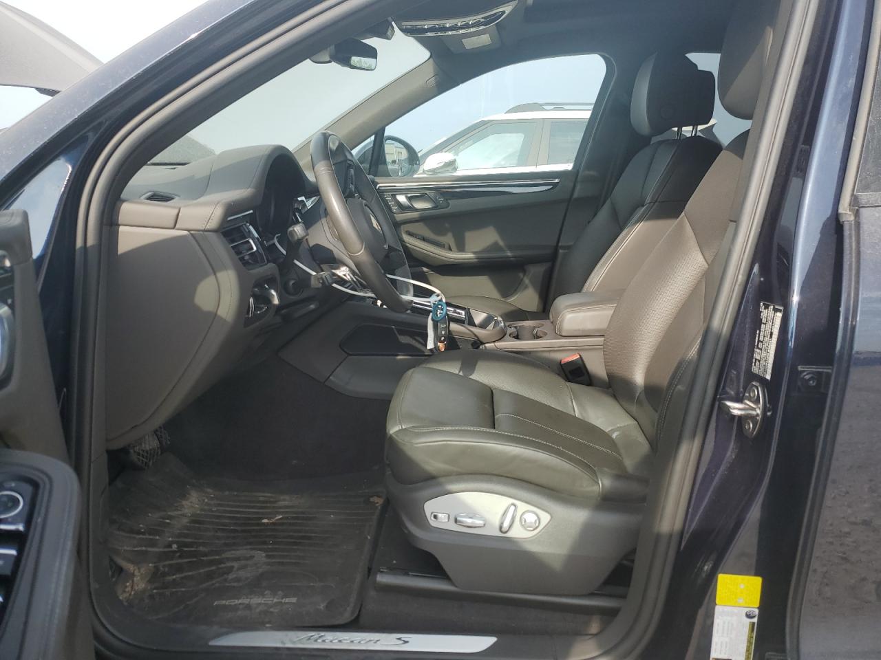 Porsche Macan S Image 5