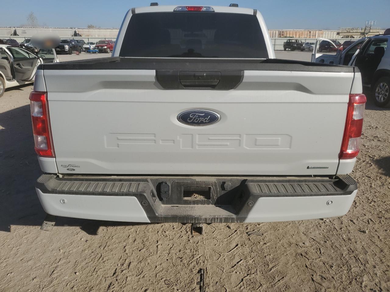 Ford F-150 Supercrew Image 8