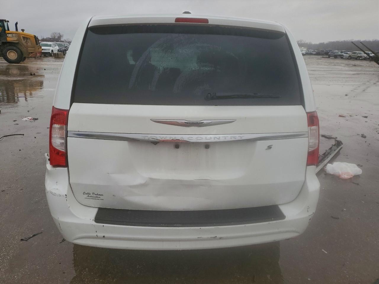 Chrysler Minivan S Image 5