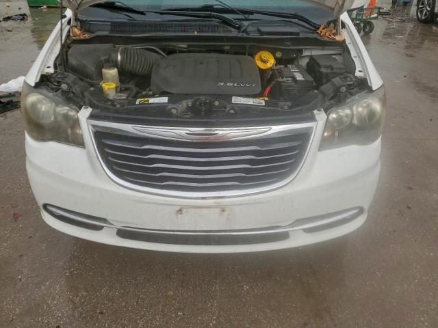 Chrysler Minivan S Image 11