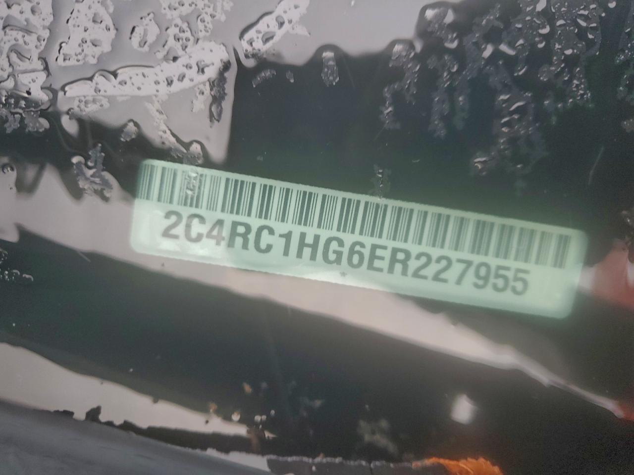 Chrysler Minivan S Image 14