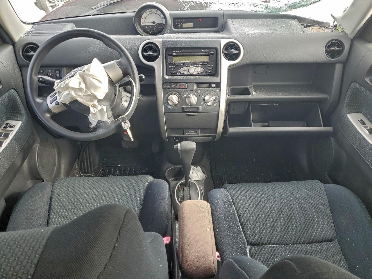 Toyota Scion Xb Image 10