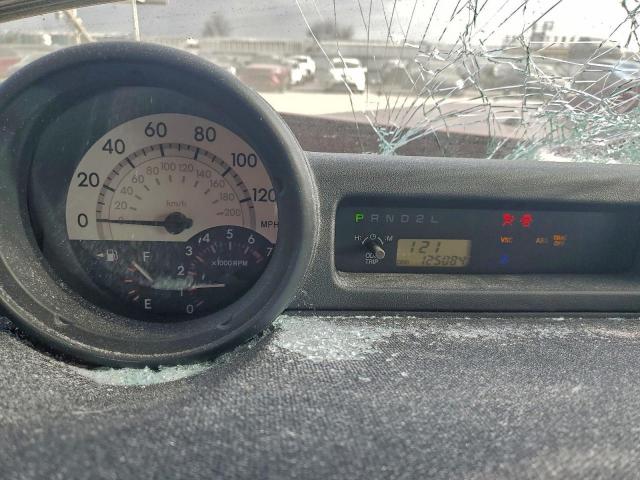 Toyota Scion Xb Image 6