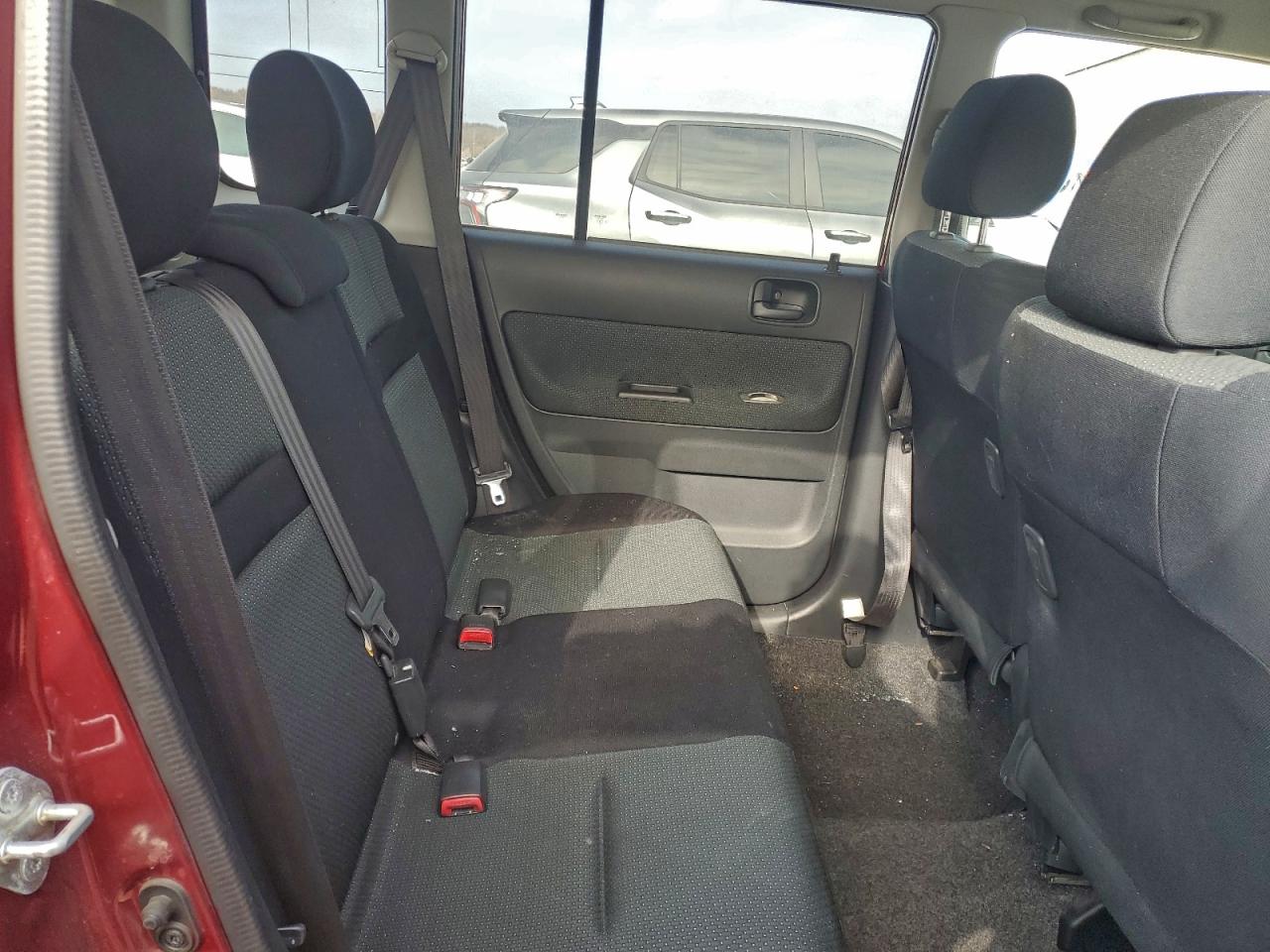 Toyota Scion Xb Image 9