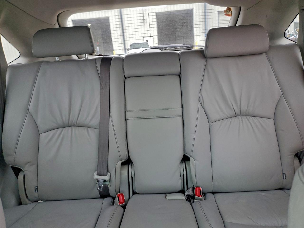 Lexus RX 330 Image 9