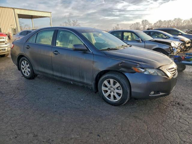 Toyota Camry Se Image 12