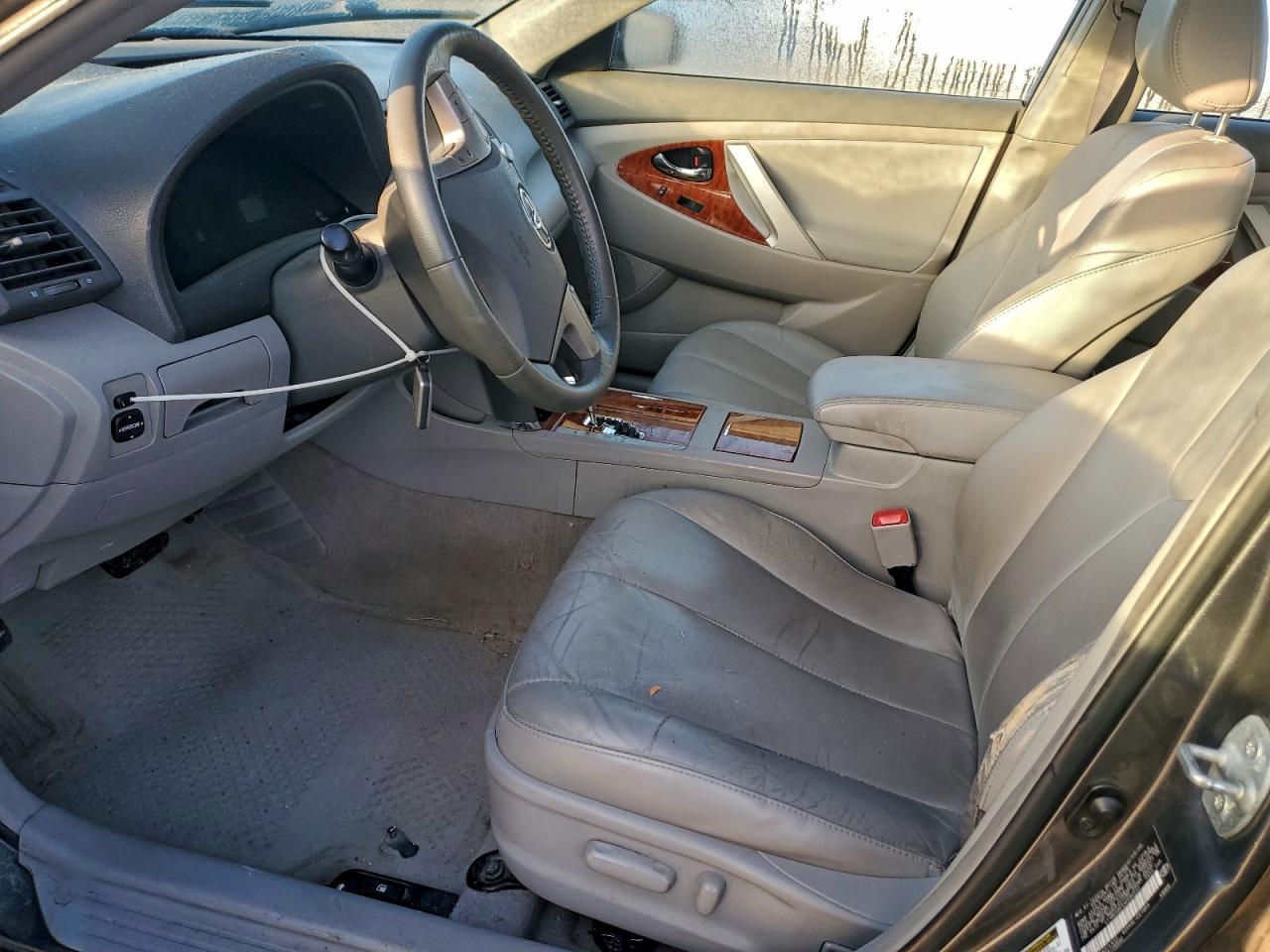 Toyota Camry Se Image 3