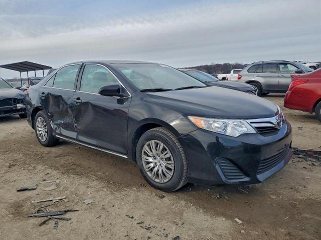 Toyota Camry L Image 3