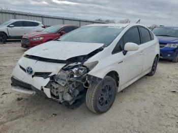  Salvage Toyota Prius