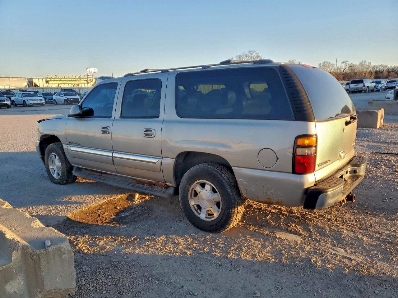 GMC Yukon K1500 Image 2