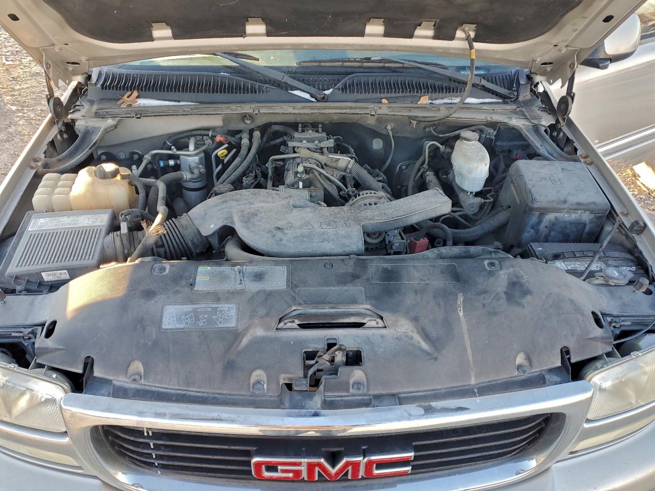 GMC Yukon K1500 Image 12