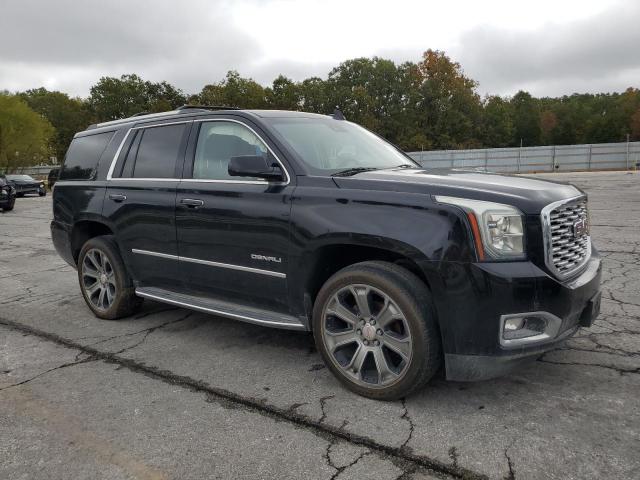 GMC Yukon Denali Image 11