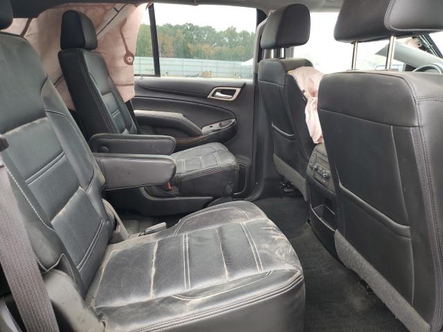 GMC Yukon Denali Image 4