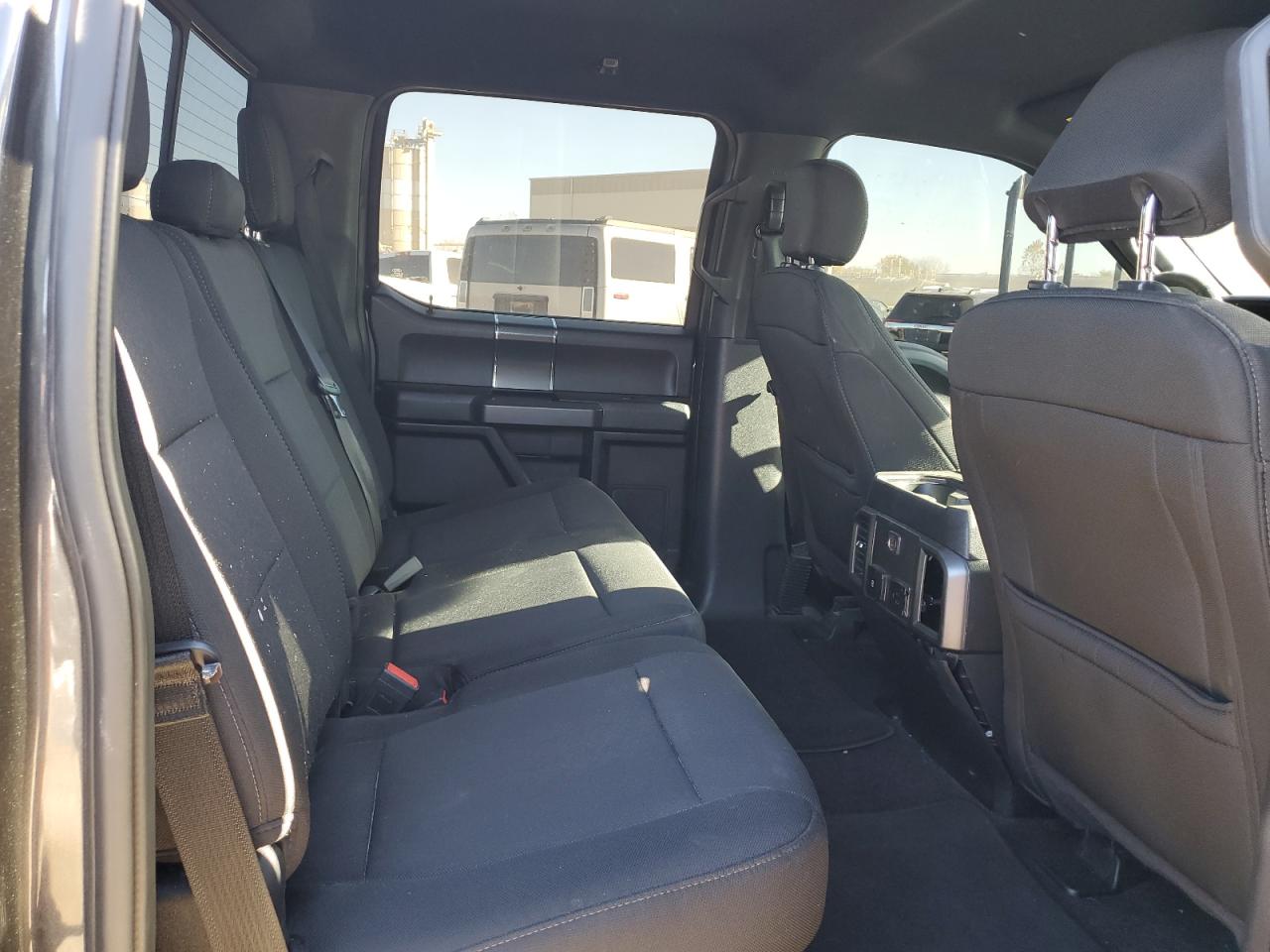 Ford F-150 Supercrew Image 11