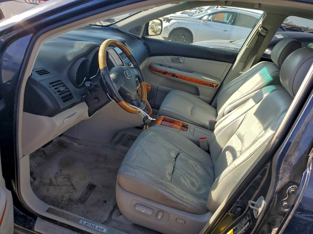 Lexus RX 330 Image 13