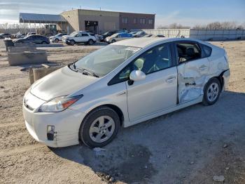  Salvage Toyota Prius