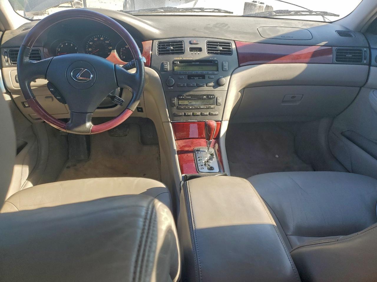 Lexus Es 300 Image 8