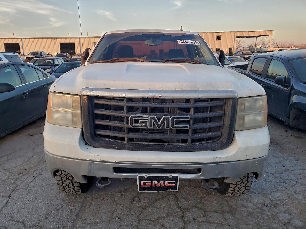 GMC Sierra C2500 Heavy Duty Image 2