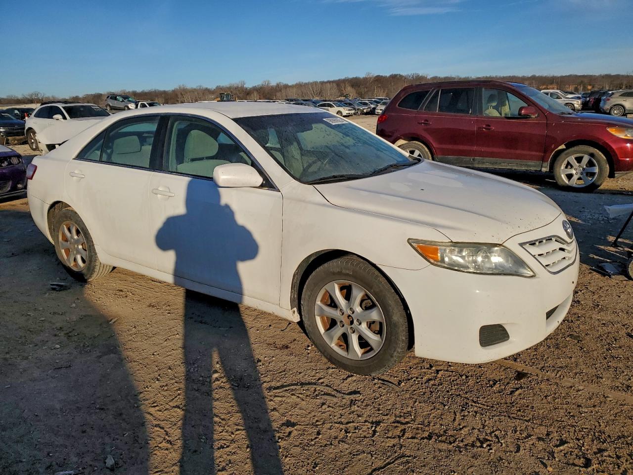 Toyota Camry Base Image 3