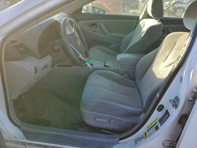 Toyota Camry Base Image 7