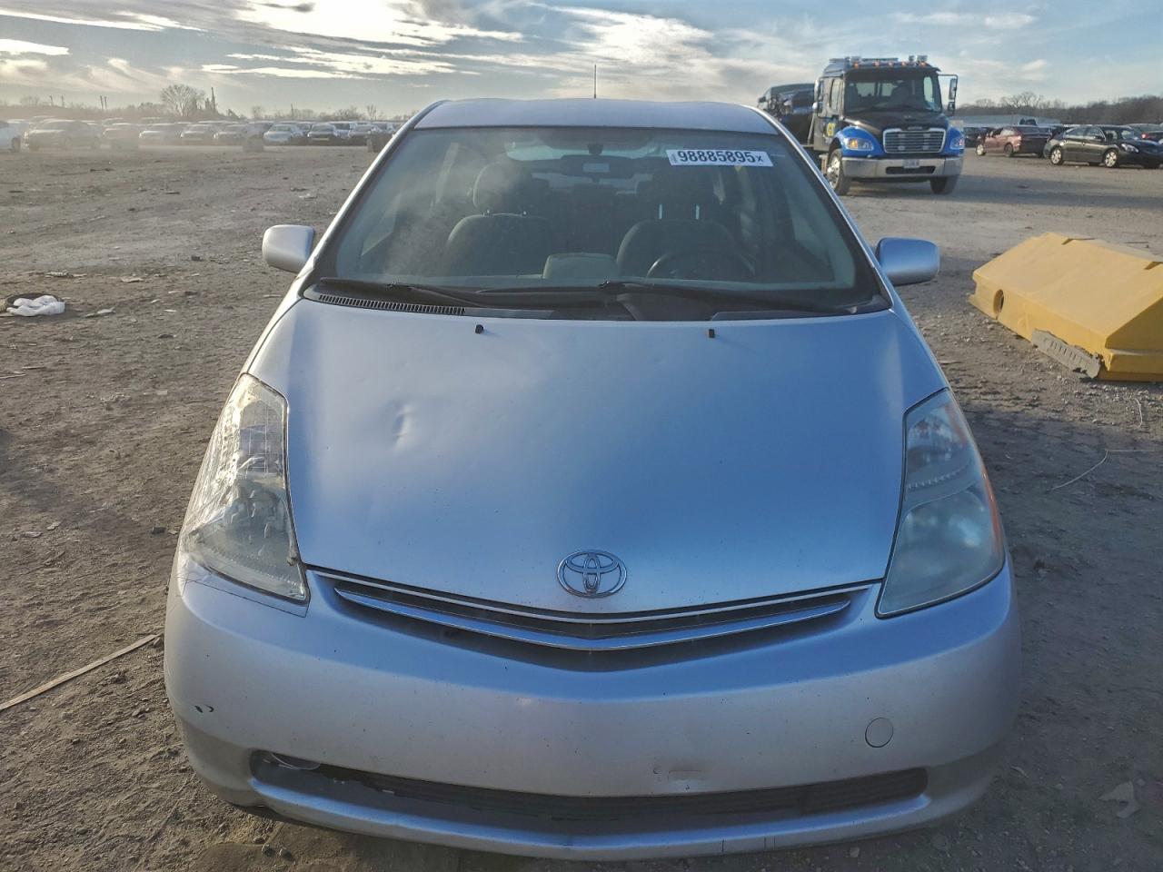 Toyota Prius Image 12