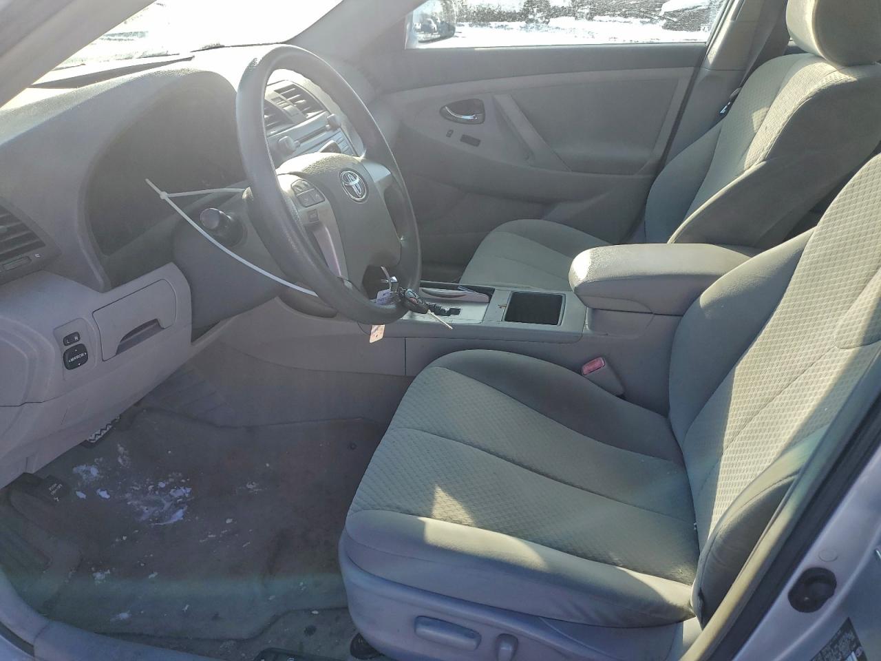 Toyota Camry Ce Image 5