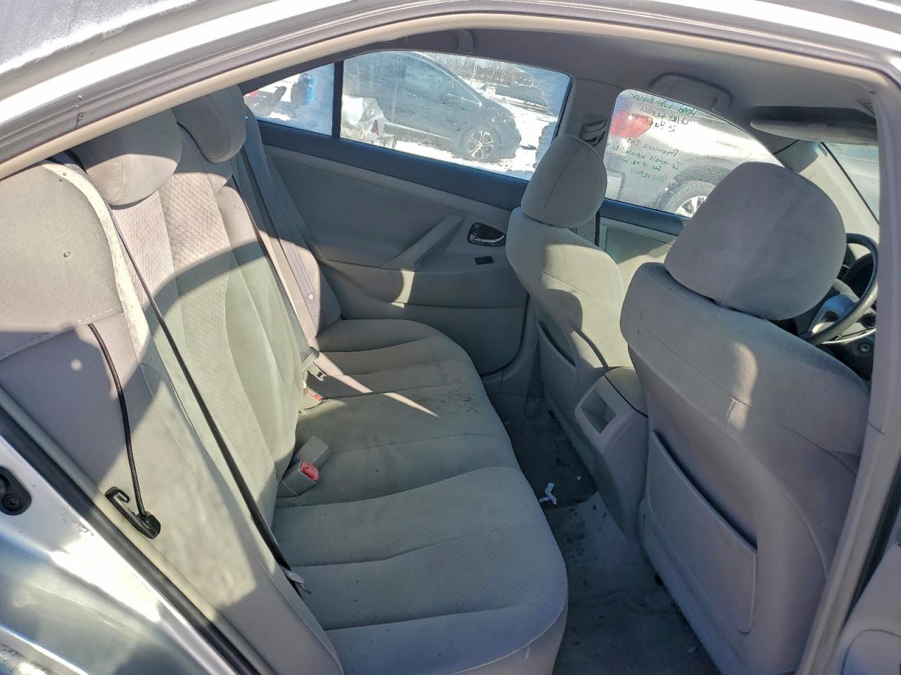 Toyota Camry Ce Image 9