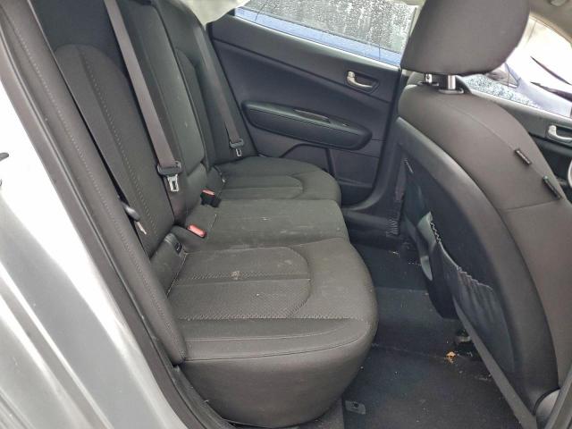 Kia Optima Lx Image 8