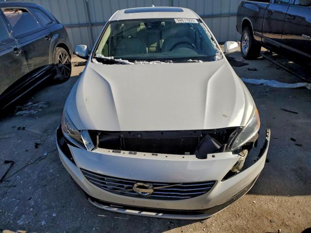 Volvo S60 Platinum Image 3