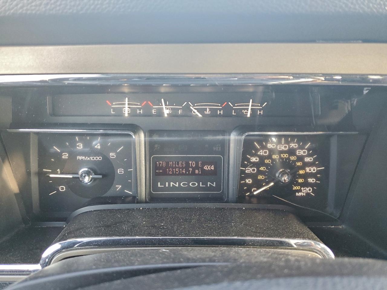 Lincoln Navigator L Image 10