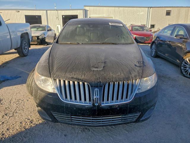 Lincoln MKS Image 11