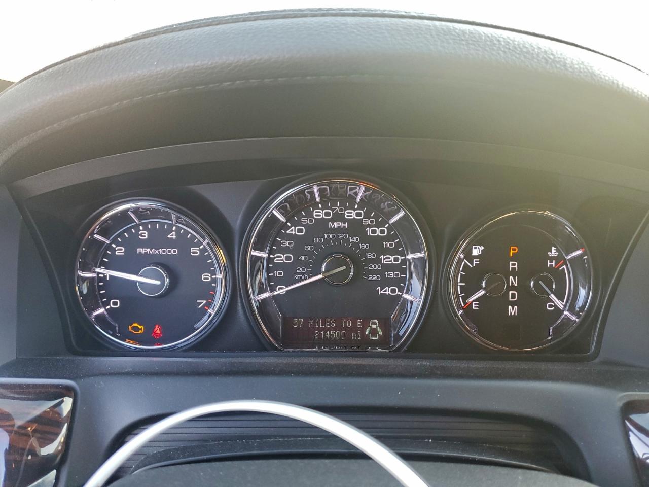 Lincoln MKS Image 12