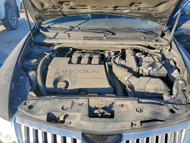 Lincoln MKS Image 7