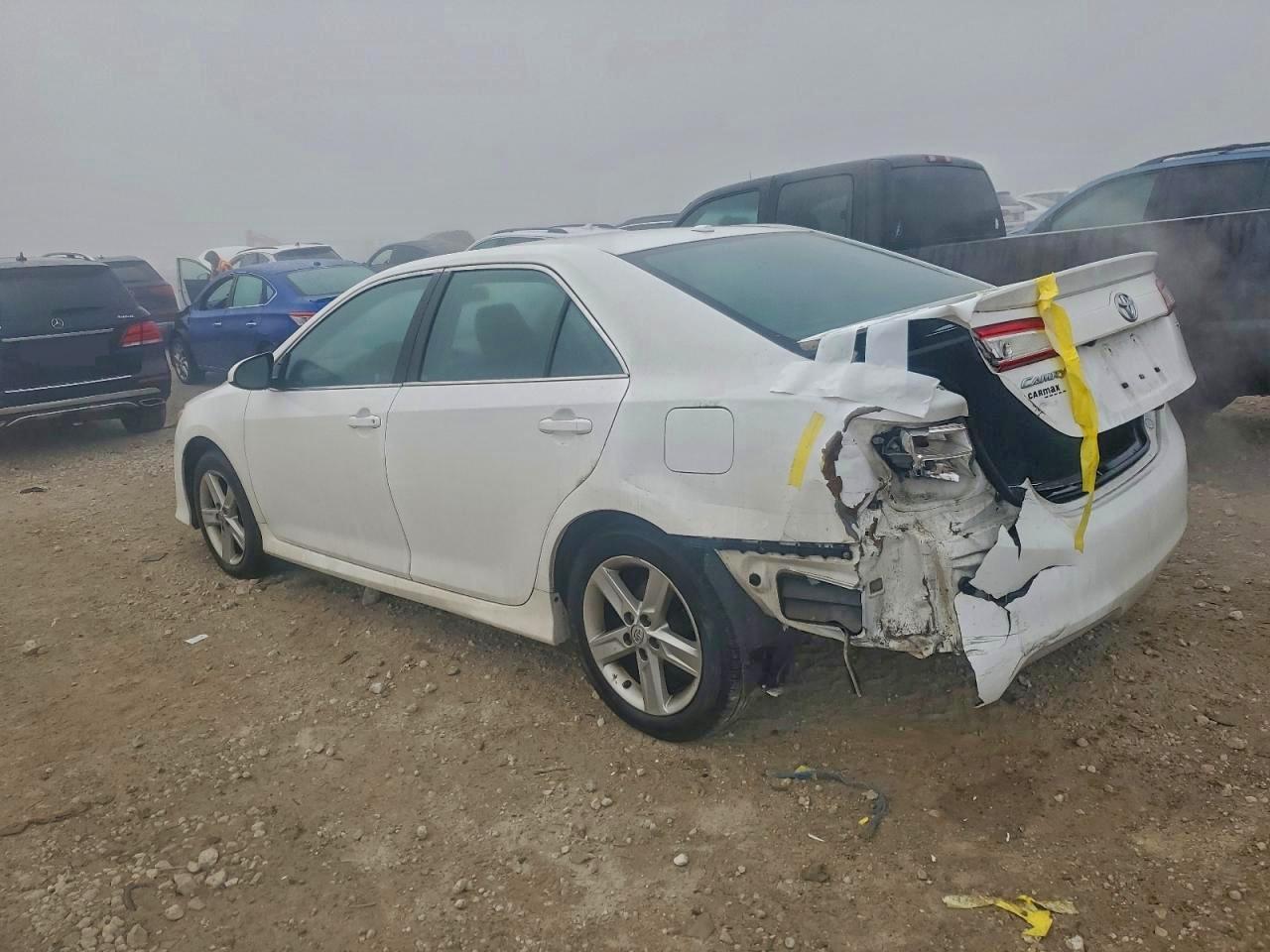 Toyota Camry L Image 8