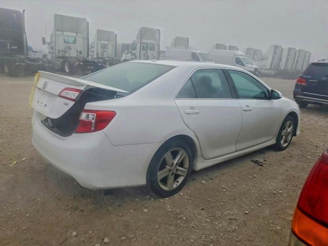 Toyota Camry L Image 11