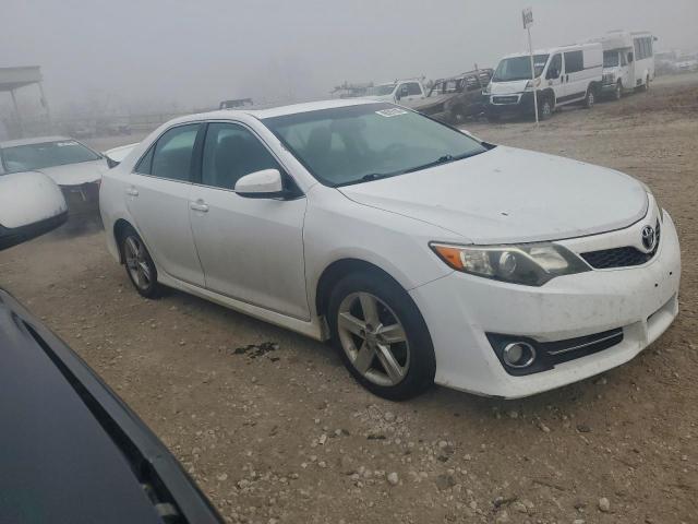 Toyota Camry L Image 2