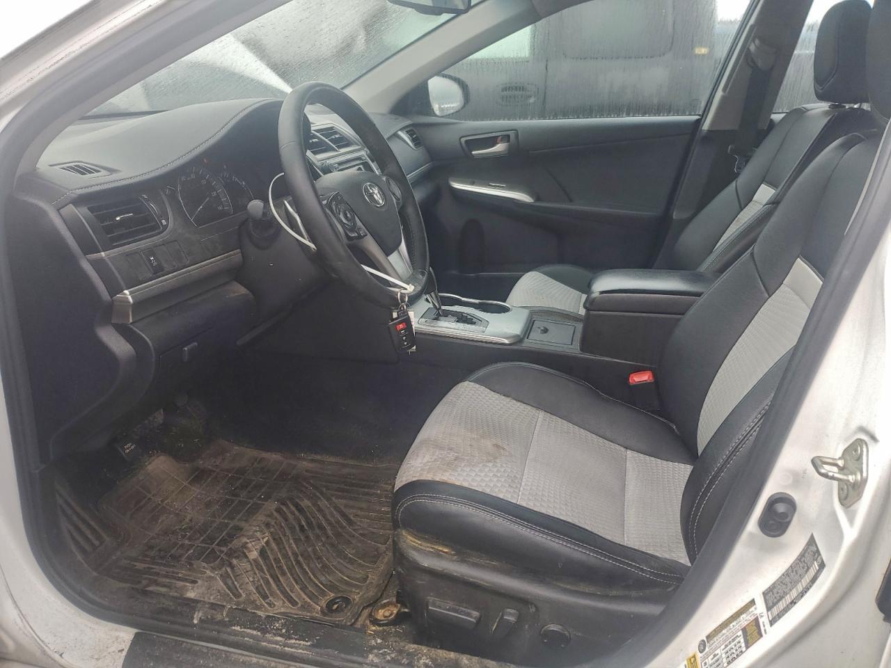 Toyota Camry L Image 5