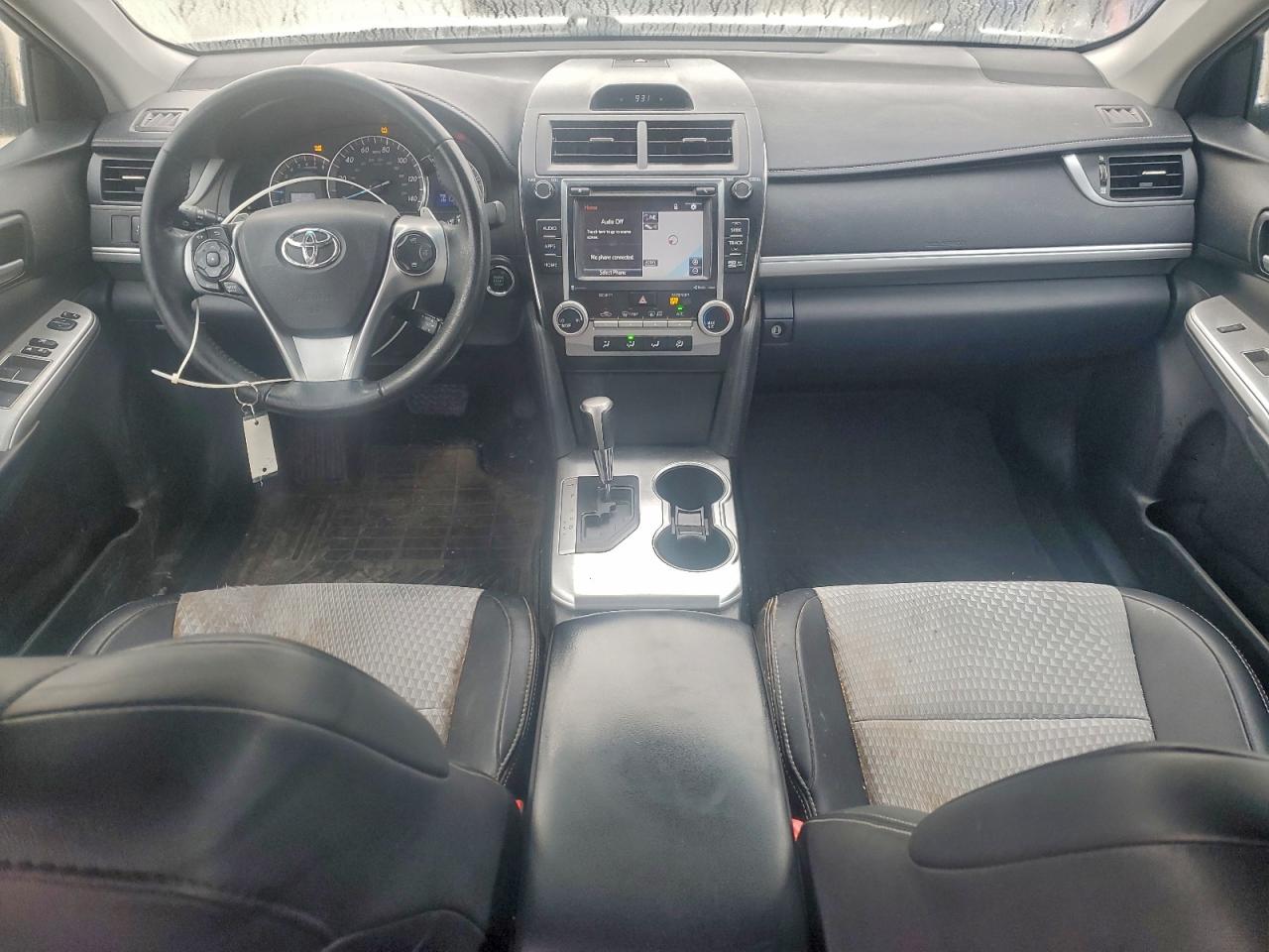 Toyota Camry L Image 12
