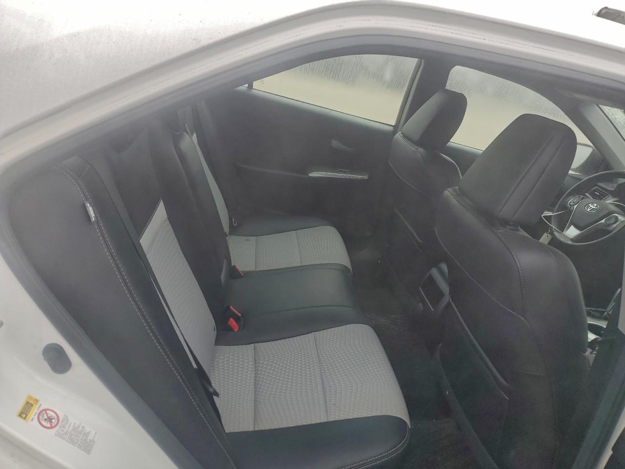 Toyota Camry L Image 6