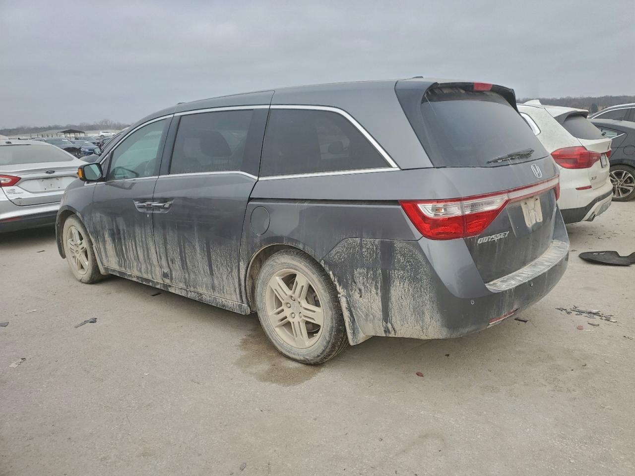 Honda Odyssey Touring Image 2