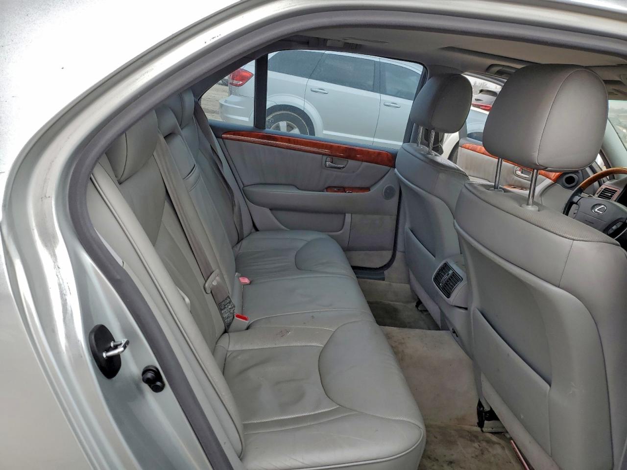 Lexus LS 430 Image 8