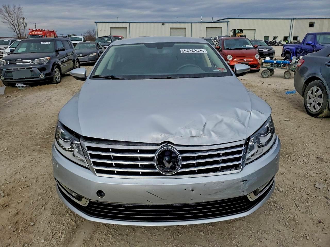 Volkswagen CC Base Image 3