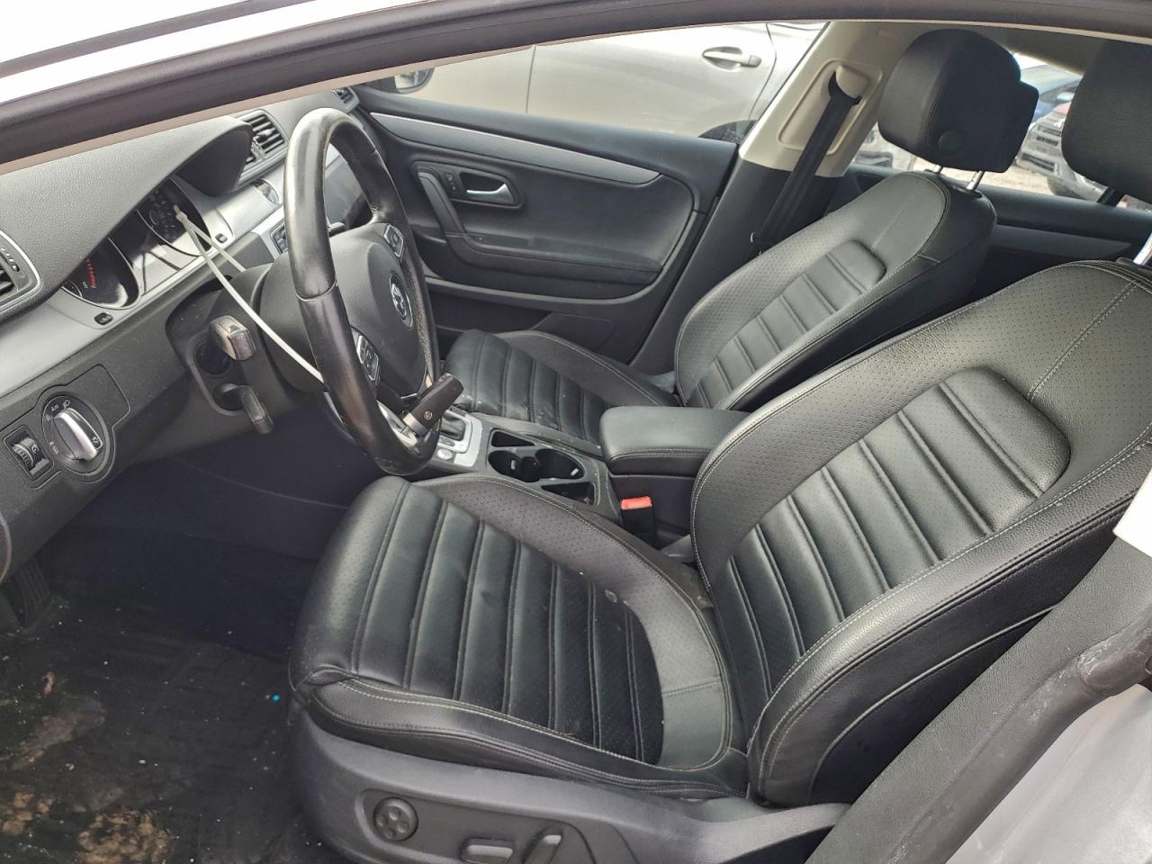 Volkswagen CC Base Image 6